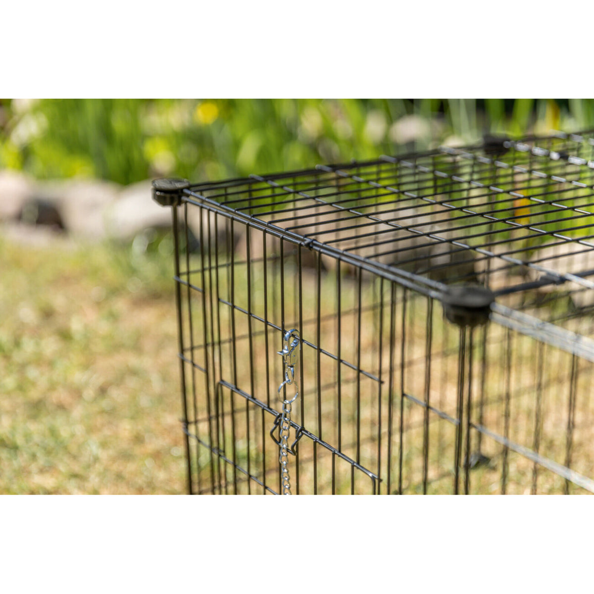 TRIXIE Freilaufgehege mit Abdeckung | Sicherer Auslauf fĂŒr Kaninchen & Meerschweinchen â 152 Ă 38 Ă 72 cm, schwarz