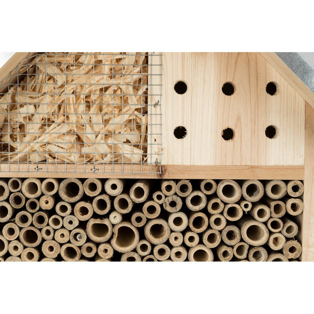 Insektenhotel mit Spitzdach