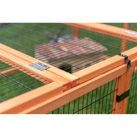 TRIXIE Freilauf mit Abdeckung für Kleintiere – Sicher & artgerecht! – 174 × 48 × 109 cm, braun